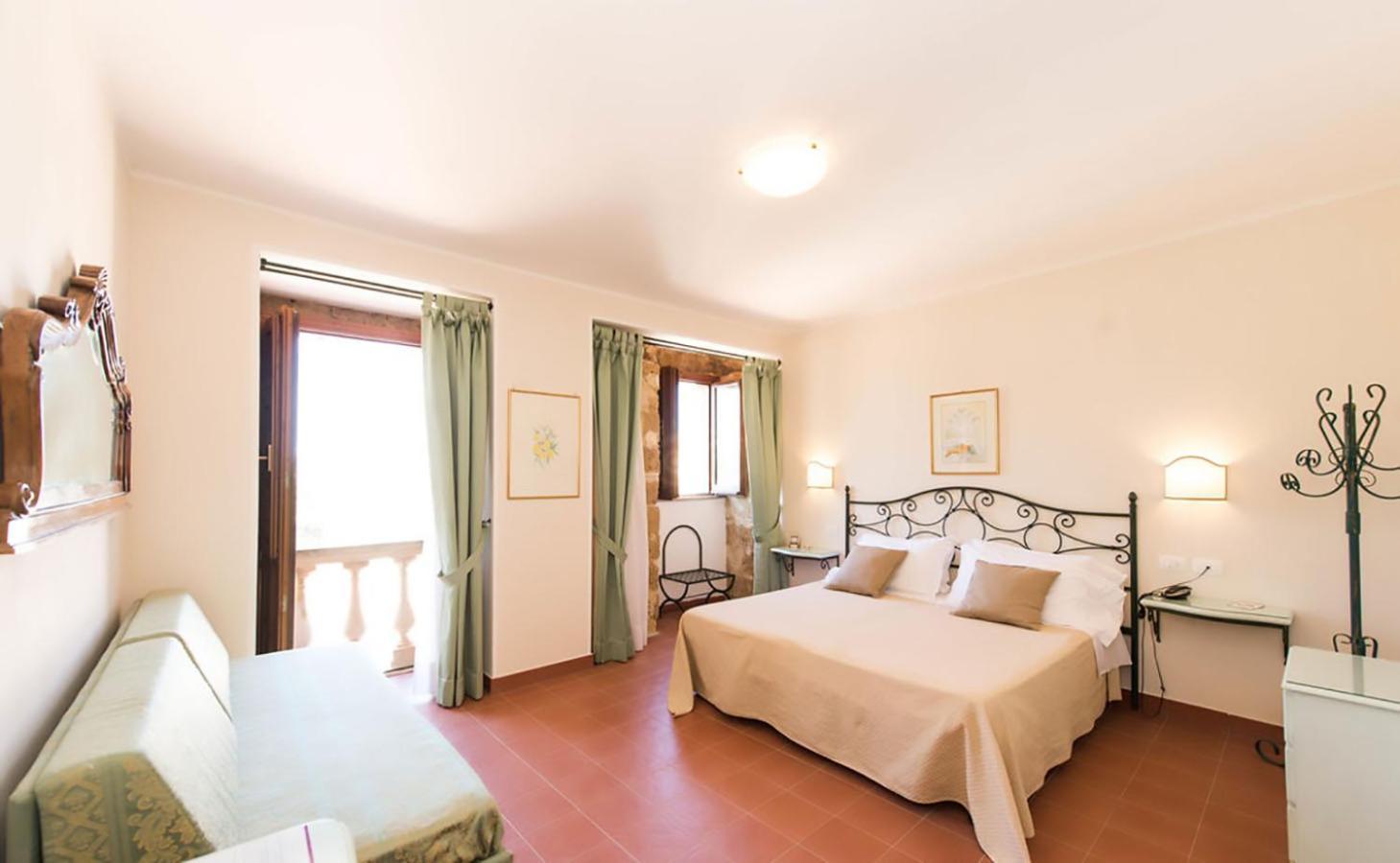 Superior Double or Twin Room,1128784791:JPEG